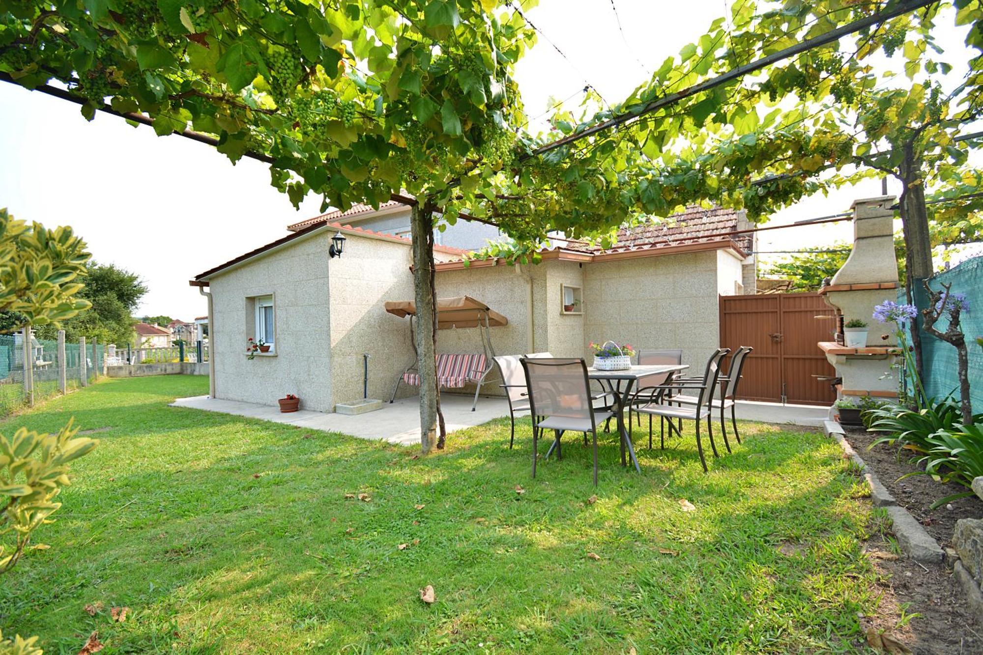 Galihost - Casa Con Jardin En Pontevedra Villa Exterior photo